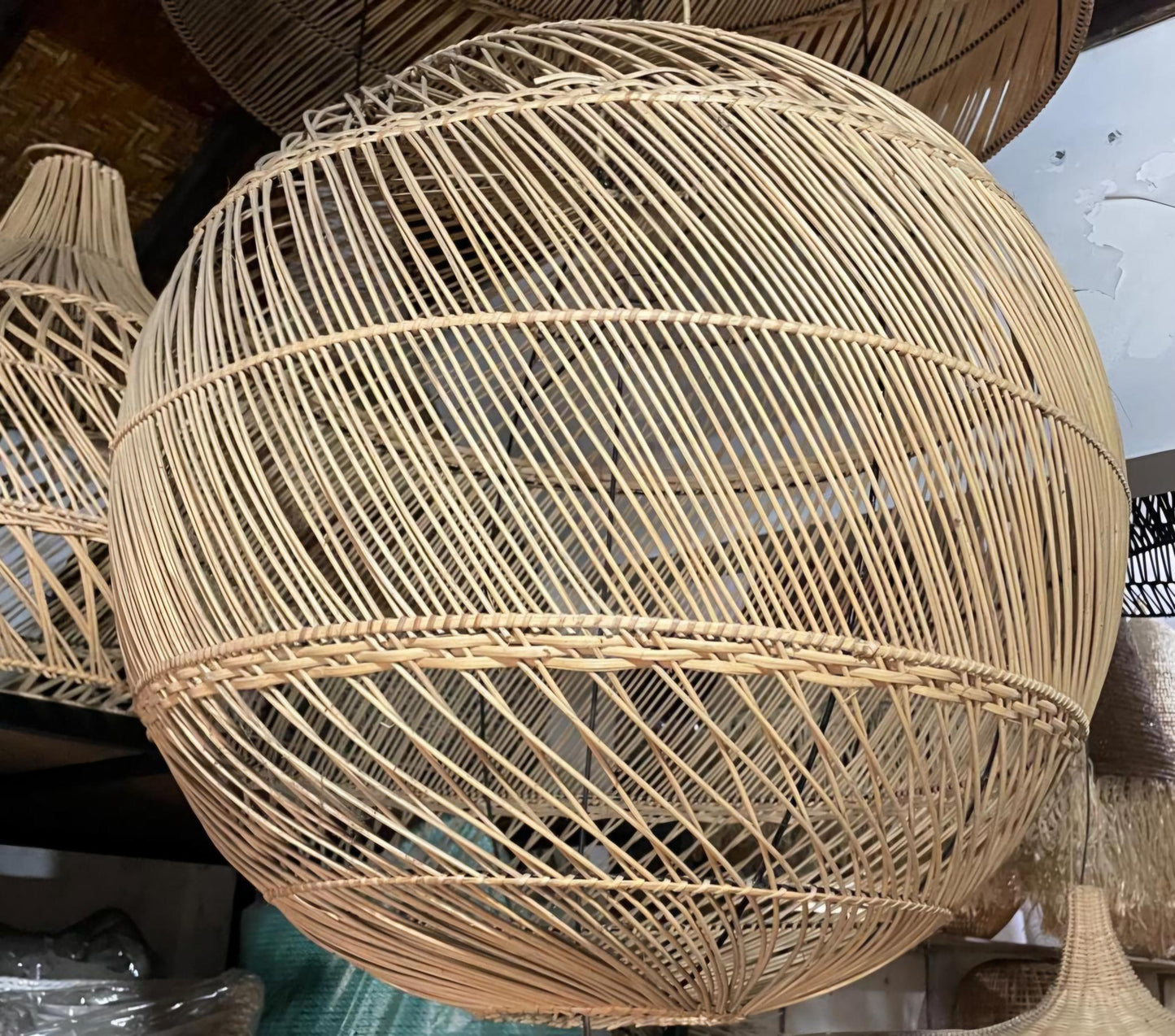 LUMINAIRE ROTIN BOULE